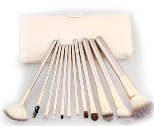 Spot Detonating White Make-up, White Make-up Brush Beauty And Makeup Tools